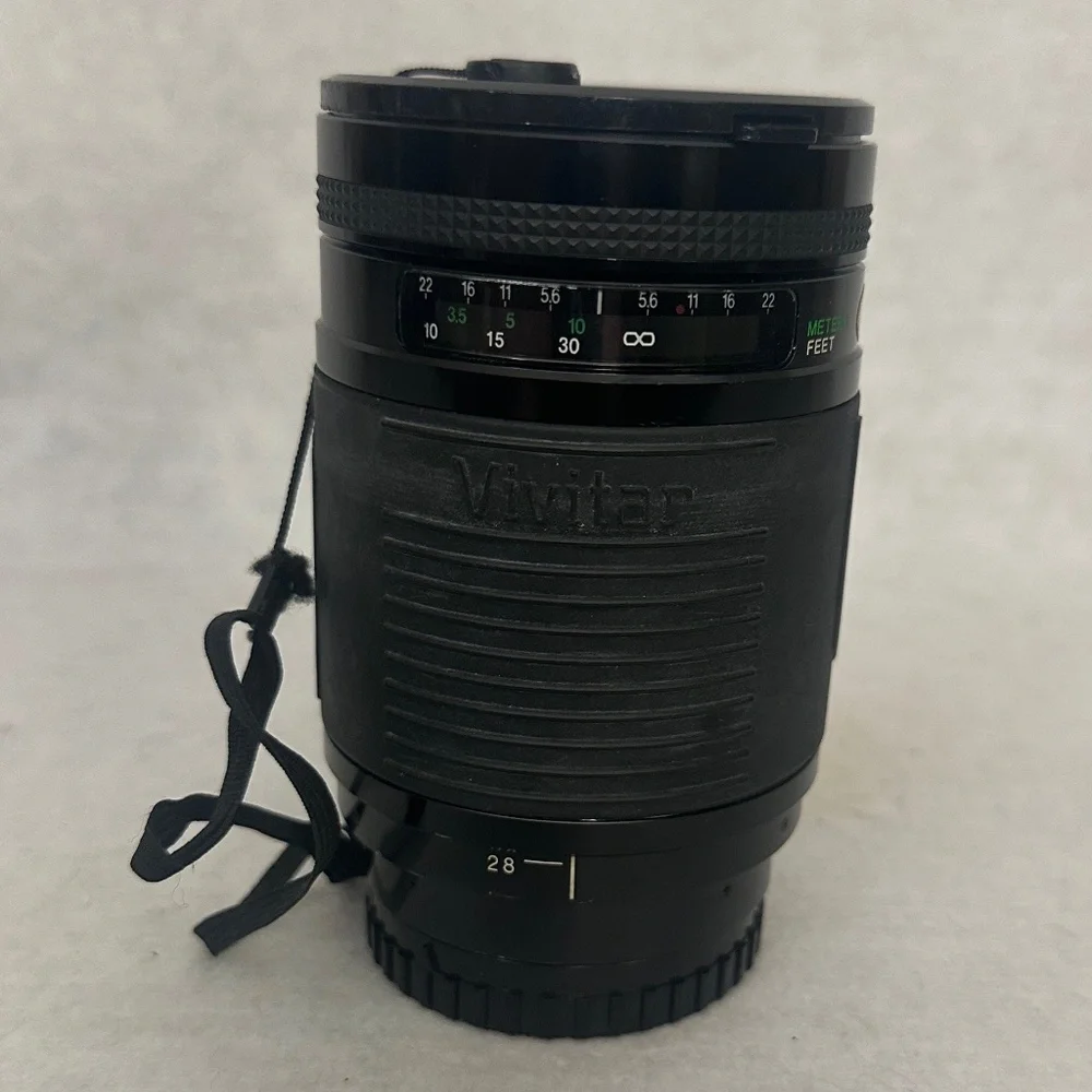 Vivitar Camera Lens 28-200mm 1:3.5-5.6 Auto focus zoom Gently used